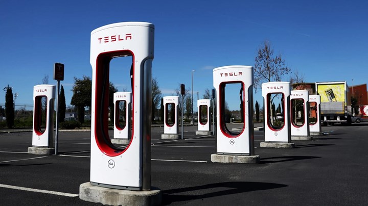 Tesla, İstanbul-İzmir otoyoluna Supercharger istasyonu kurdu