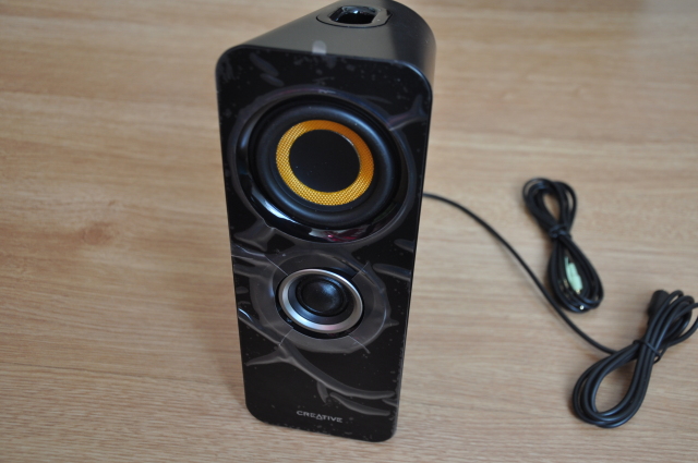  Creative  T30 2.0 Wireless Speaker