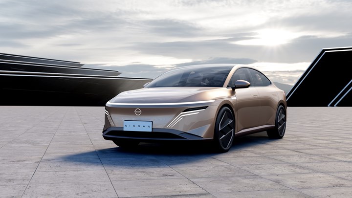 Nissan piyasayı elektrikli ve hibrit otomobillerle dolduracak: 16 araç geliyor
