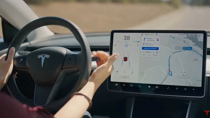 Ölümcül kazanın ardından Tesla'nın Tam Otonom Sürüş'ü inceleme altına alındı