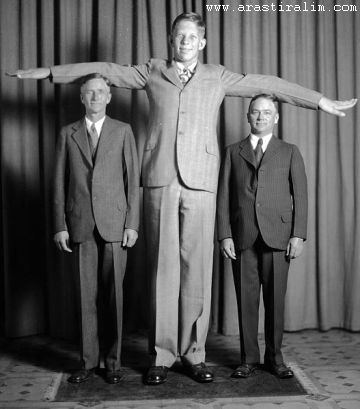  Dünyanın Gelmiş Geçmiş En Uzun Boylu Adamı Robert Wadlow