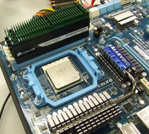  ## AMD Phenom II X6 Görselleri Ortaya Çıktı ##