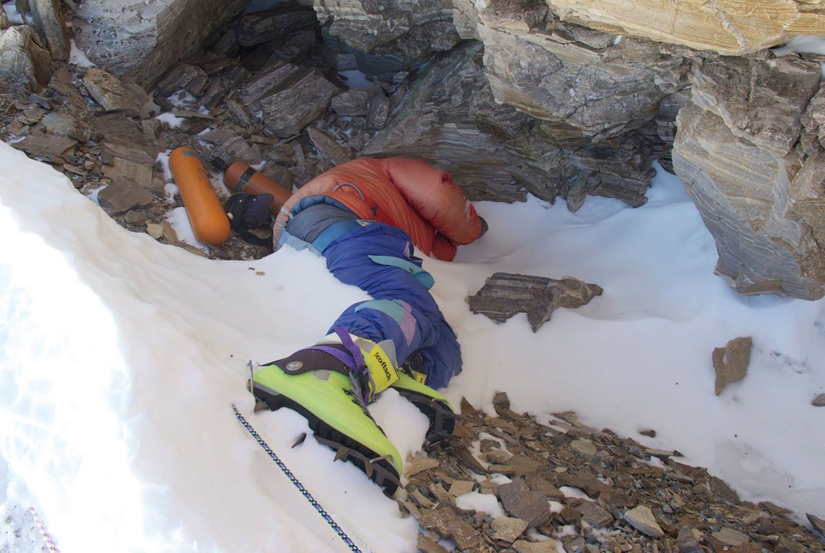 everestteki cesetleri niye kaldırmıyorlar