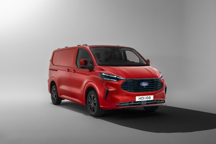 2023 Ford Transit Custom ailesi tanıtıldı: Dizel, PHEV ve %100 elektrikli versiyonlar