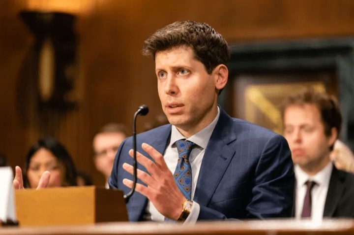 Elon Musk ve Sam Altman, teknoloji dünyasına yön verecek 'her şeyin uygulaması' için yarışıyor