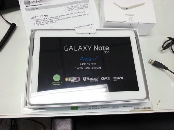 Samsung Galaxy Note 10.1'in kutusu açıldı
