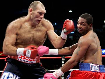  Sizce bu çocuk Nikolai Valuev'i devirebilecek mi? Milli Gururumuz