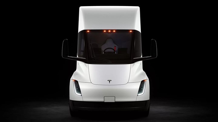 Tesla Semi hakkındaki gerçekleri bir de tır şoföründen dinleyin: Aptal bir araç!