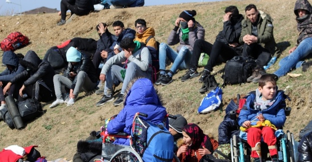 Yunanistan göçmenleri sınır dışı edecek..