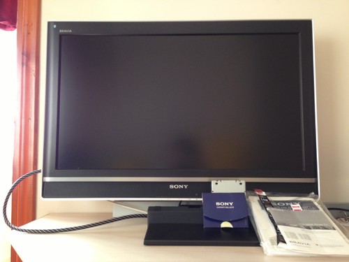  SATILMIŞTIR SATILIK SONY BRAVIA KDL-32T2800K LCD TV + ASKI APARATI 450 TL