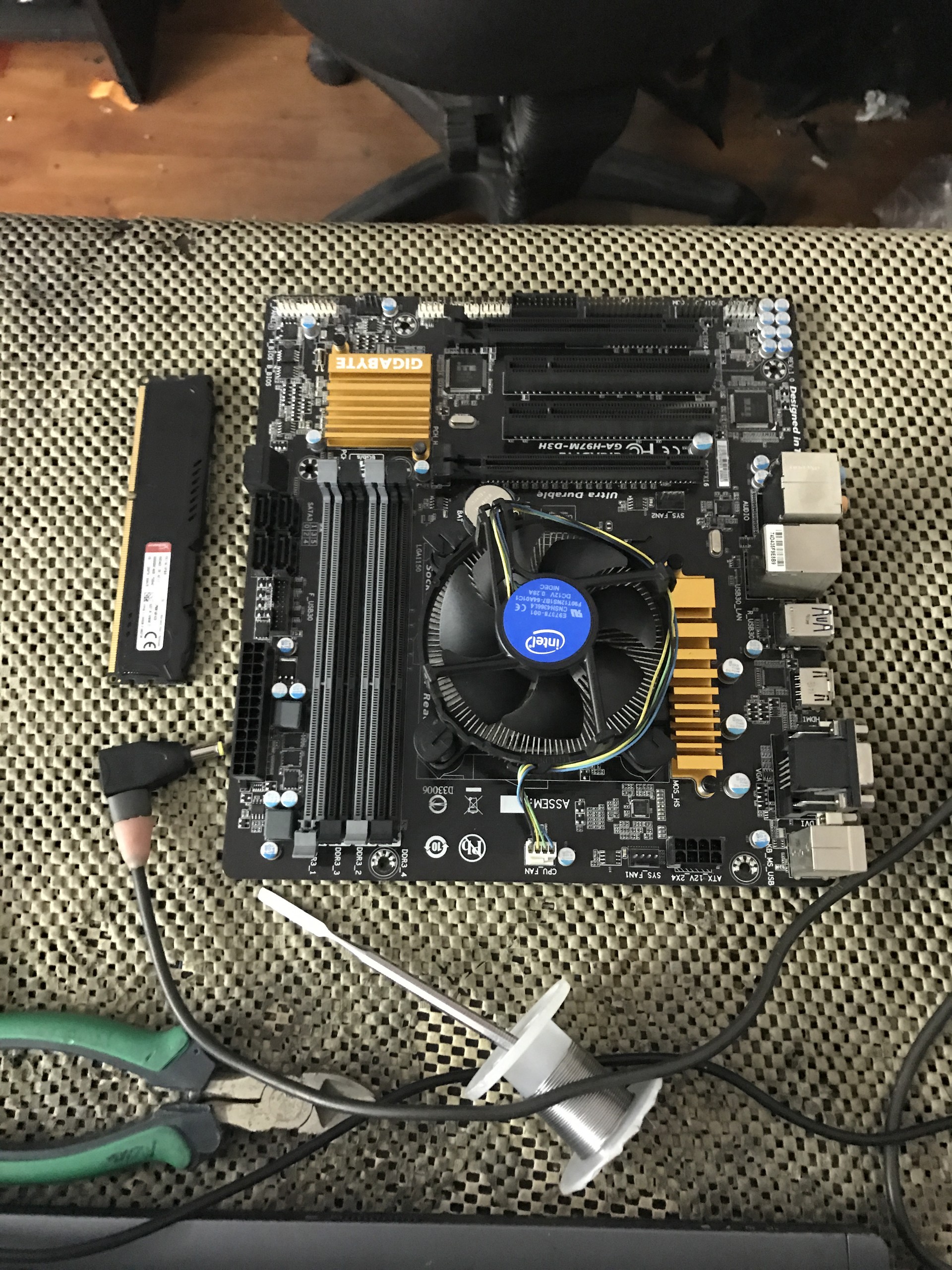 GIGABYTE H97M-D3H Intel H97 Soket 1150 DDR3 1600MHz HDMI&DVI Anakart