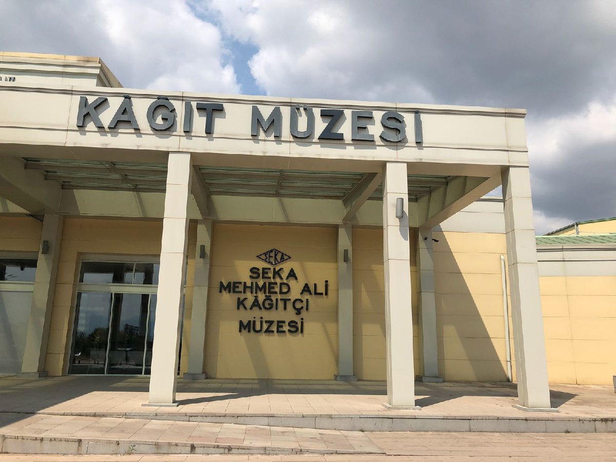 Fabrikayı müze yaptık… Gazete ve kitap basacak kağıt bulamıyoruz!