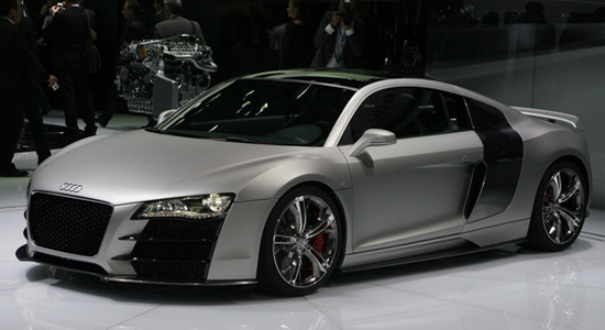  Audi R8 modeli A8 modelinden daha üst sınıf mı oluyor?