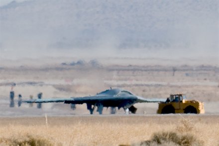  ABD'nin insansız hayalet uçağı X-47B ilk kez semalarda
