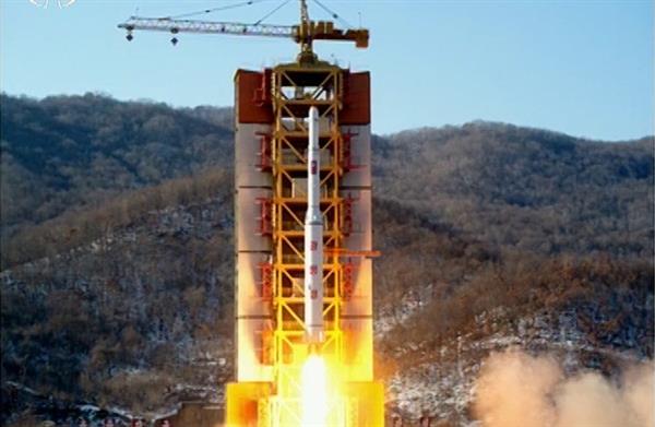 Kuzey Kore Uydusu kontrolden çıkarak dünyaya düştü