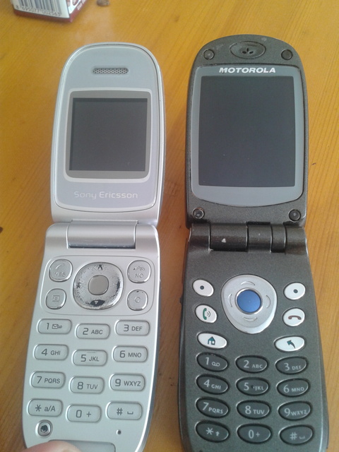  [SATILIK] İKİ ADET SORUNLU CEP TELEFONU = 15 TL OLDUUU