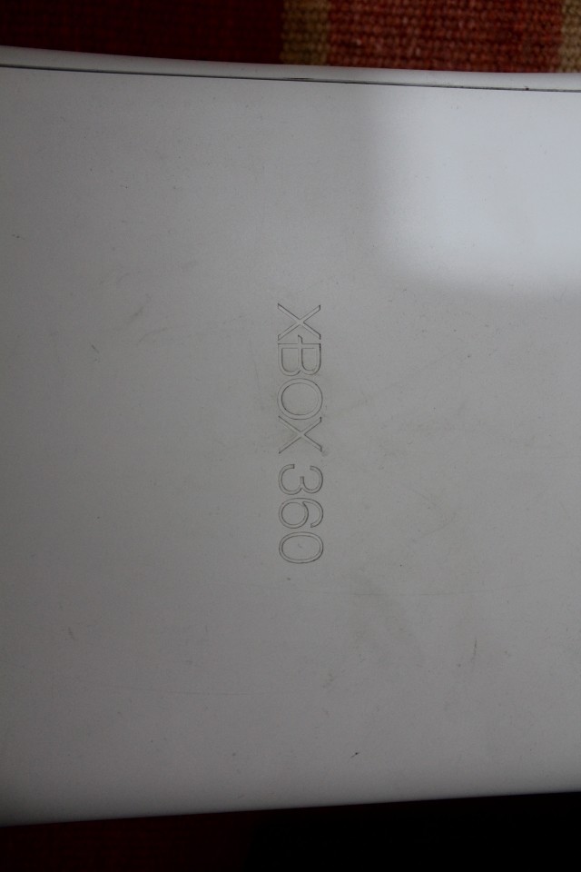 Xbox 360 ve 2 adet Kol 400 lira 500gb harddiskli
