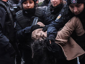 IŞİD tarafından katledilmeyi protesto eden yurttaşlara polis saldırısı