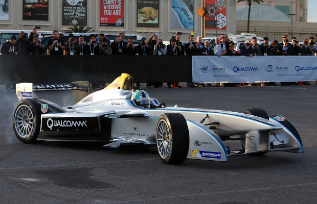  Formula E yarış otomobili Spark-Renault SRT_01E, CES 2014′de görücüye çıktı