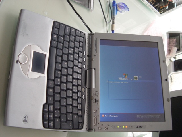  Acer Tablet PC 600$  (Fotolariyla)