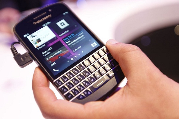 Vodafone Türkiye, BlackBerry Q10'u yarın itibariyle satışa sunuyor