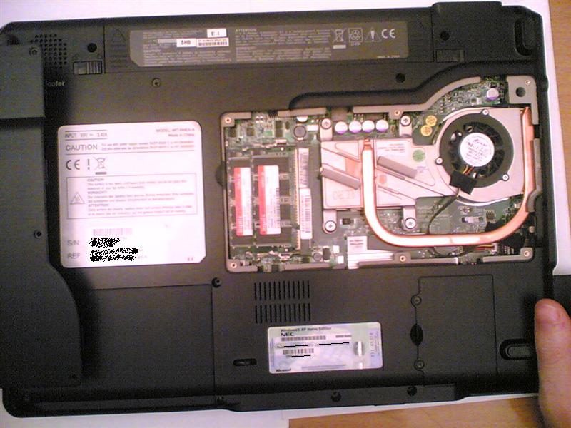  açılmış laptop resmi