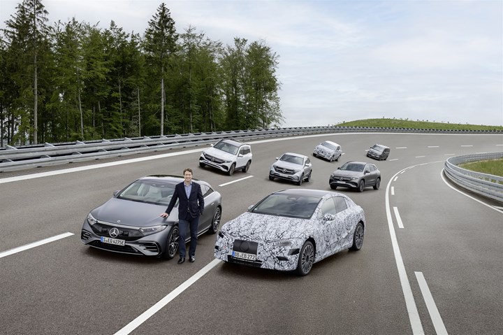 Mercedes, elektrikli araçlarda geri adım attı: İçten yanmalı modellere devam