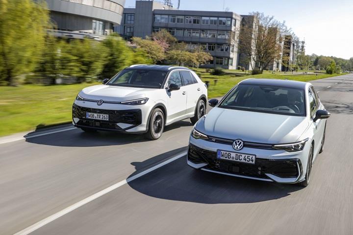 Volkswagen Golf ve T-Roc’a tam hibrit motor seçeneği geliyor