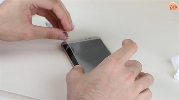 Cep telefonu için sertleştirilmiş cam ekran koruyucu 'HTC One M9 Screen Protector GLAS.tR Slim' inceleme videosu