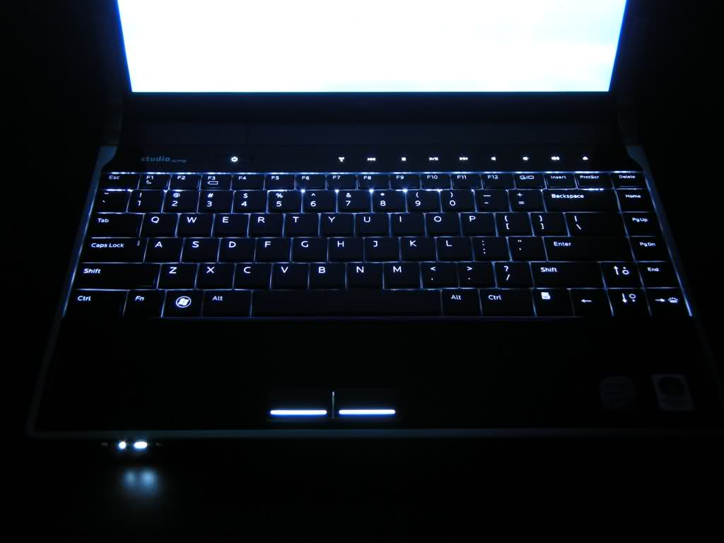 Подсветка клавиатуры ноутбука выключается. Dell Studio XPS 1340. Ноутбук Делл 15 дюймов с подсветкой клавиш. Dell XPS 13 Plus подсветка клавиатуры. Dell XPS подсветка.