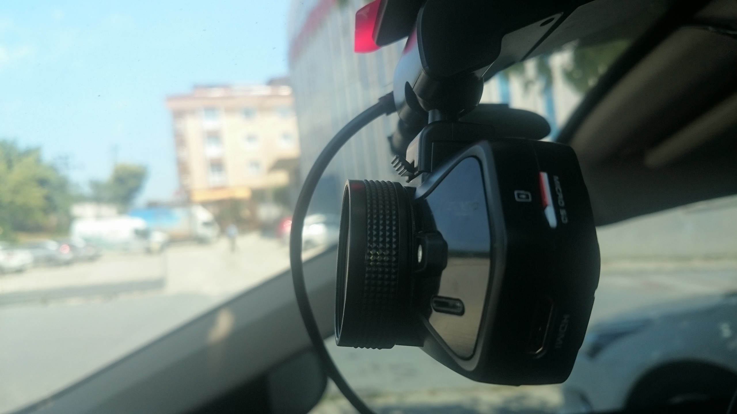 Meknic CR1000 GPS li LED Işıklı Araç İçi Kamera İncelemesi