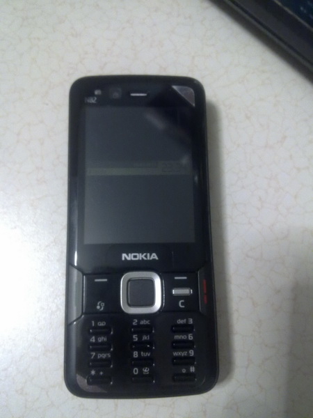  ^^ Nokia N82 | S60 3.1 - 2.4' QVGA LCD | 5MP - Xenon Flash - AF | WLAN - GPS ^^