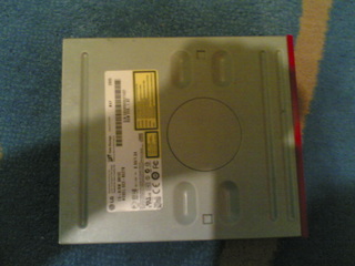  [SATILIK\TAKASLIK]Lg CD RW+K700İ BLUTOOTH KULAKLIK+ ŞARJ MAKİNESİ