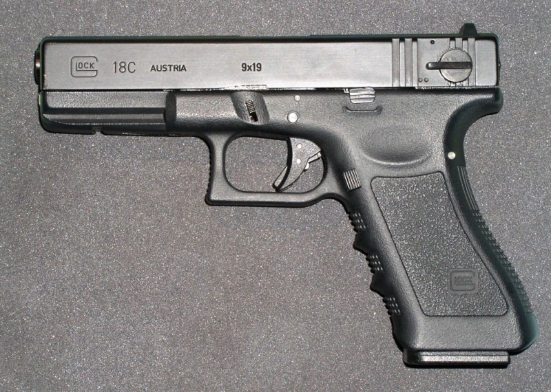  SigSauer P226 mı? Glock 18 Mİ? (airsoft)