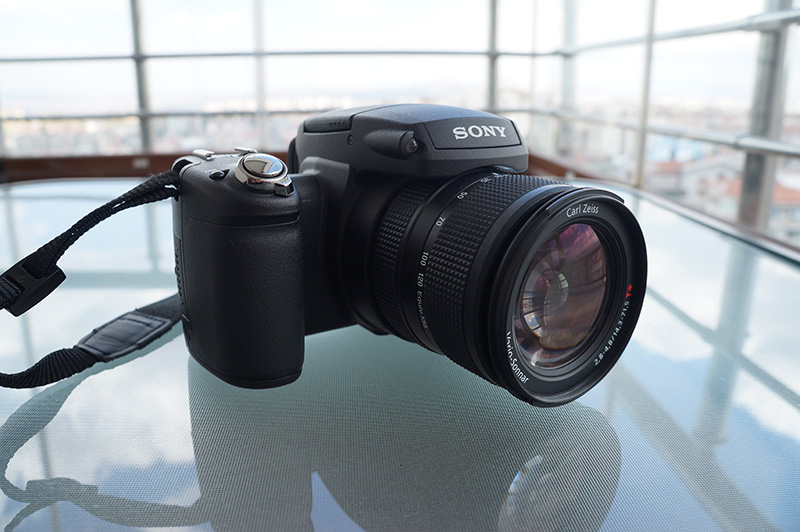  SATILIK EFSANE SONY R1 - Lowepro ve Ekstralar
