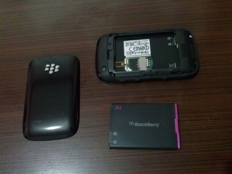  Satılık BlackBerry 9220 + Kılıf + 2 GB Micro SD