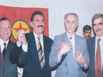  İŞTE BU FOTOĞRAF HERŞEYİ AÇIKLIYOR ( APO , AHMET TÜRK VE TALABANİ )