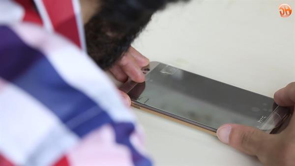 Cep telefonu için sertleştirilmiş cam ekran koruyucu 'HTC One M9 Screen Protector GLAS.tR Slim' inceleme videosu