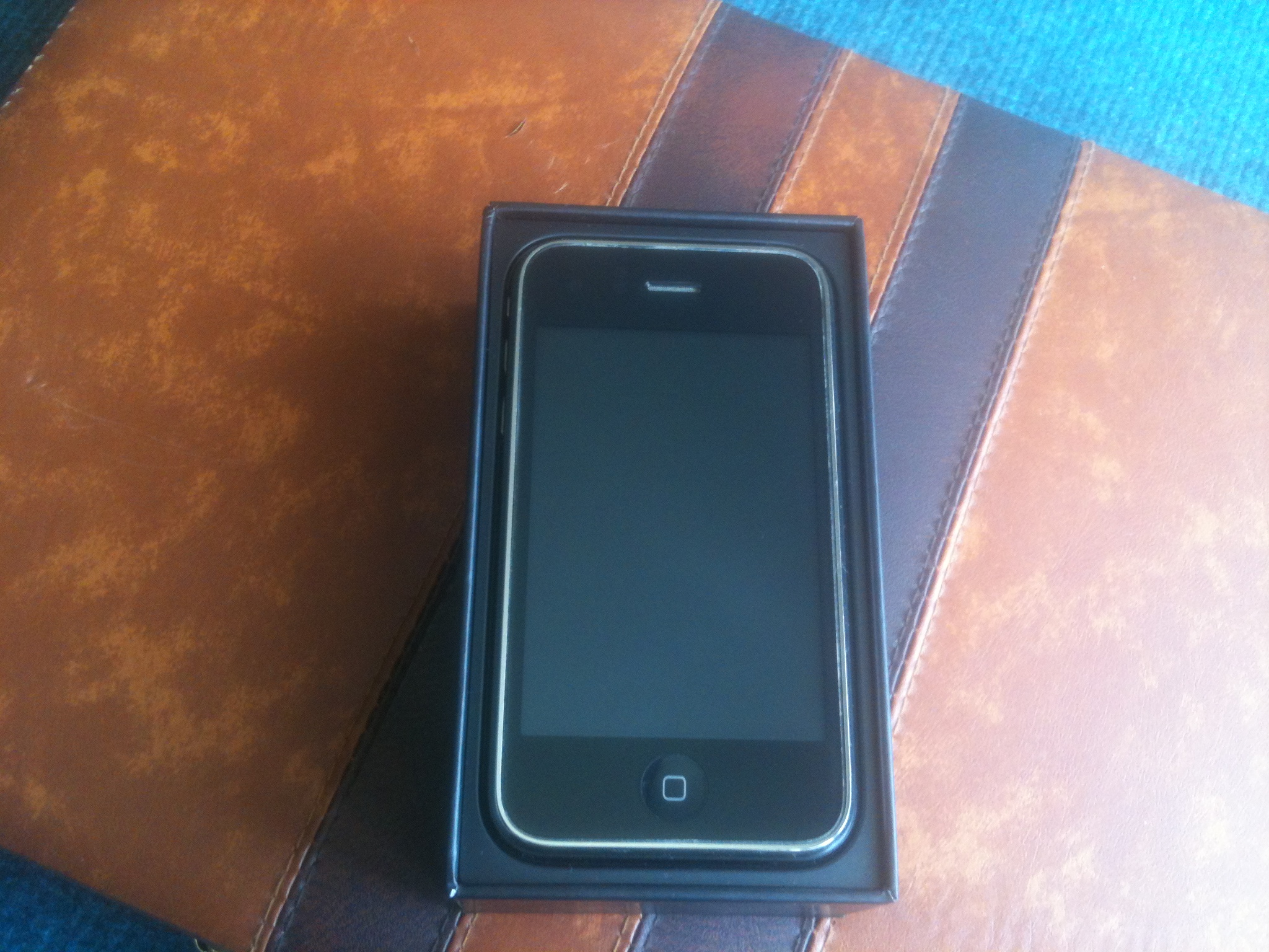  Iphone 3GS 8GB (Satılmıştır)