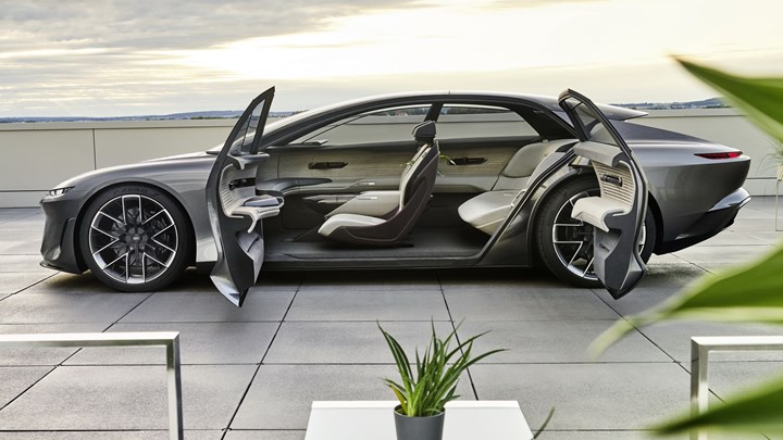 Audi Grandsphere konsepti tanıtıldı: Elektrikli ve otonom sürüş, 710 beygir güç