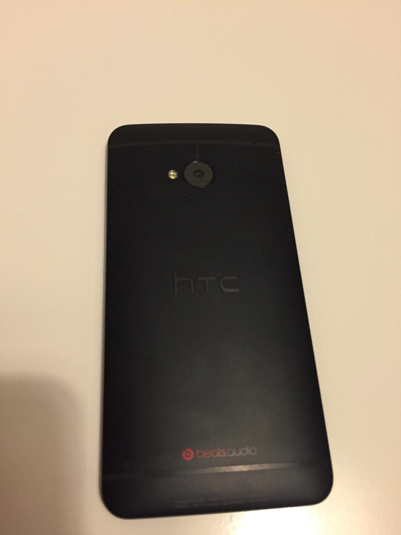  HTC ONE 32 GB --399 TL --