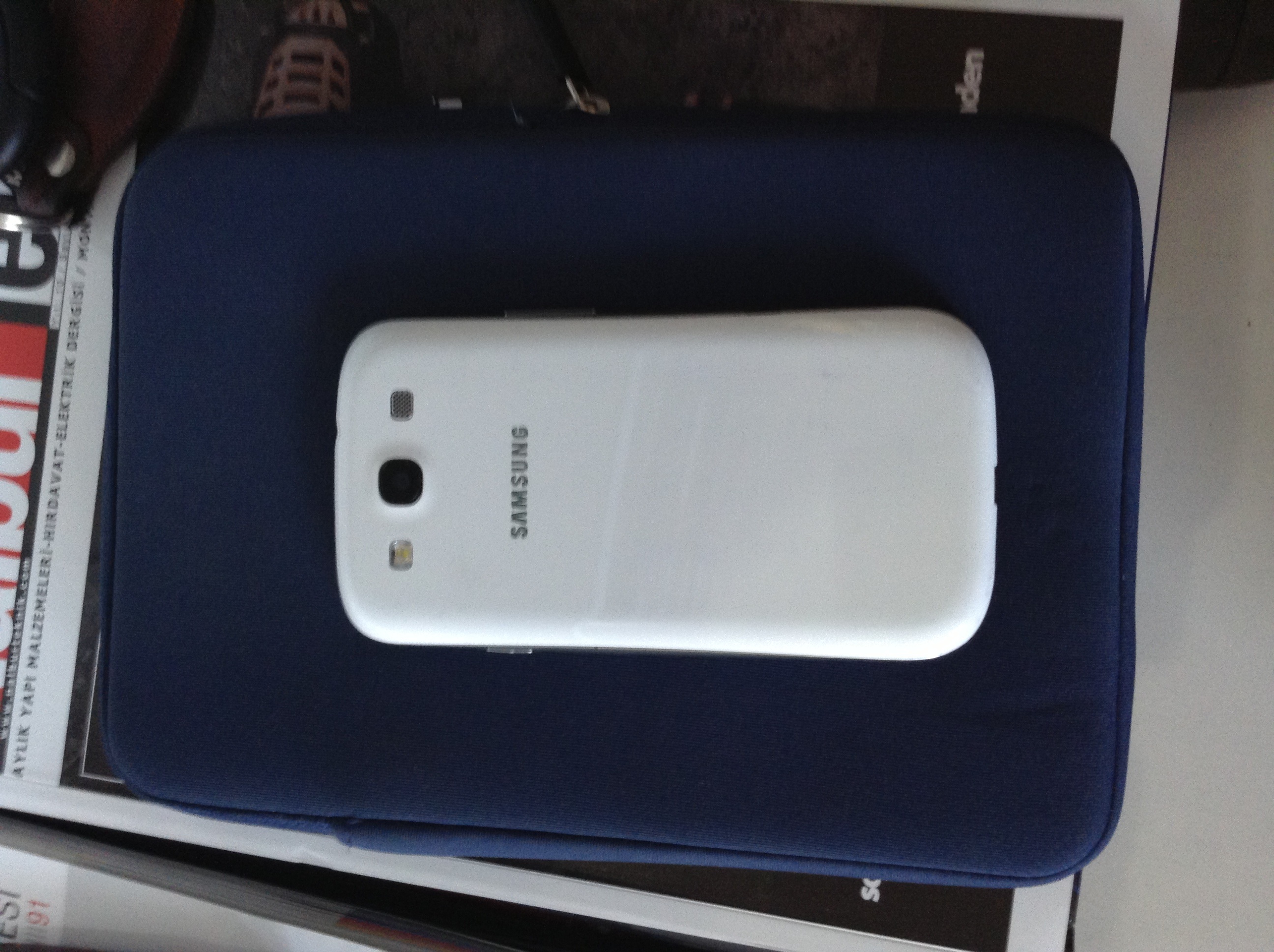  Galaxy s3 kutulu apartlı beyaz 600 tl