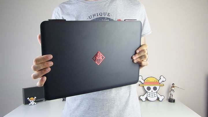 HP Omen oyuncu dizüstüsü incelemesi 'Karbon Fiberli Canavar'