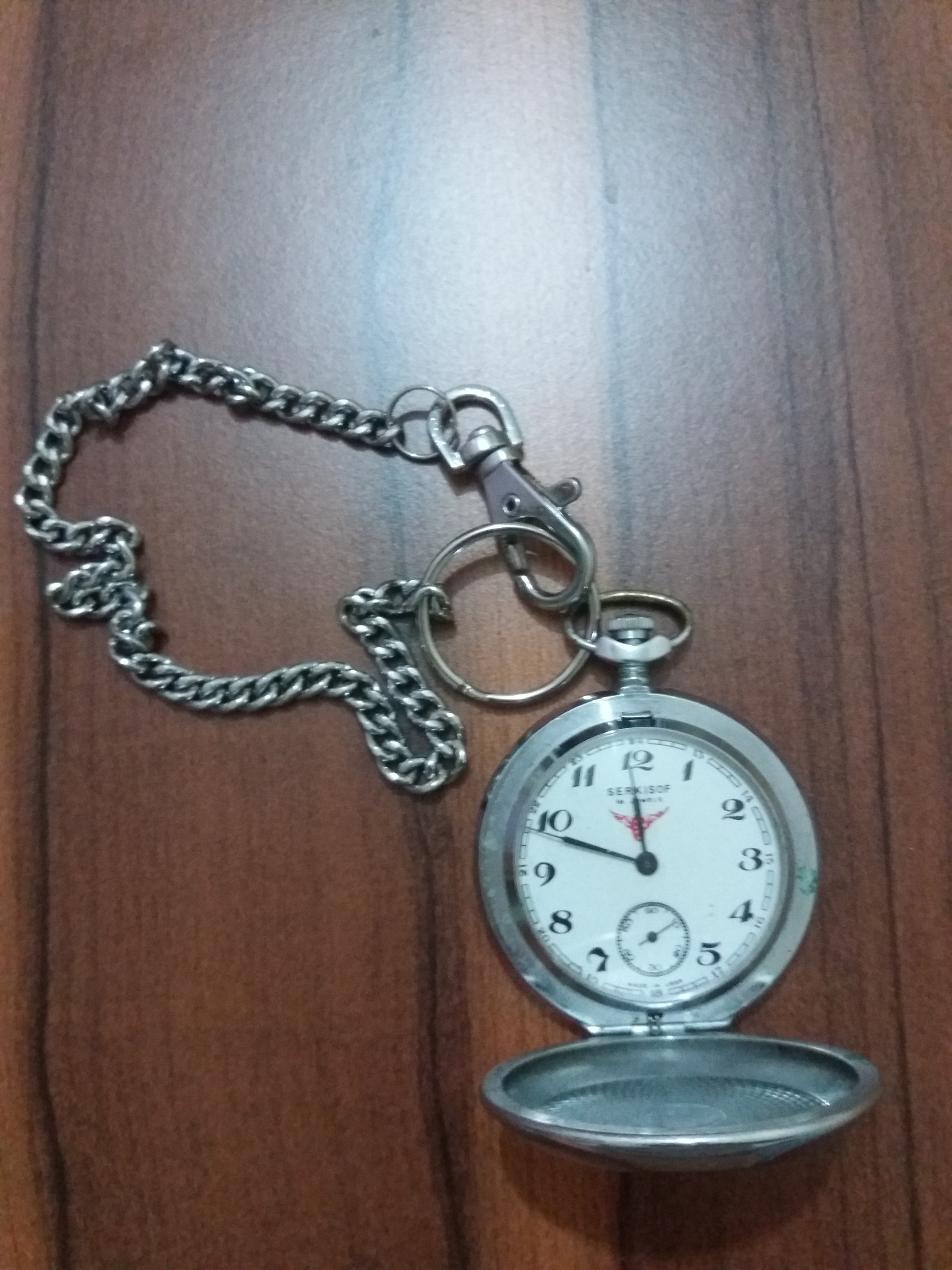 45 yıllık düzenli çalışan bakımı yeni yapılan parçası değişmeyen orjinal rus serkisof saat satılık