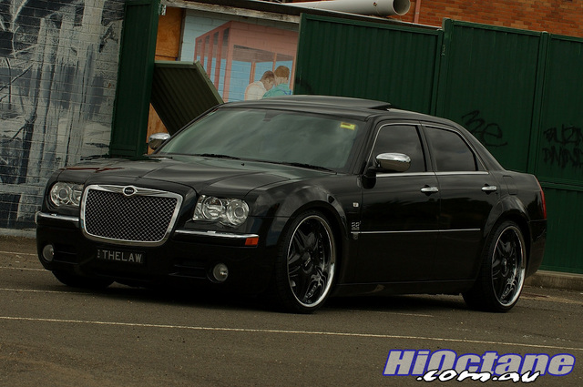  CHRYSLER 300C 3.0CRD mi?MERCEDES E320 CDİ mi?