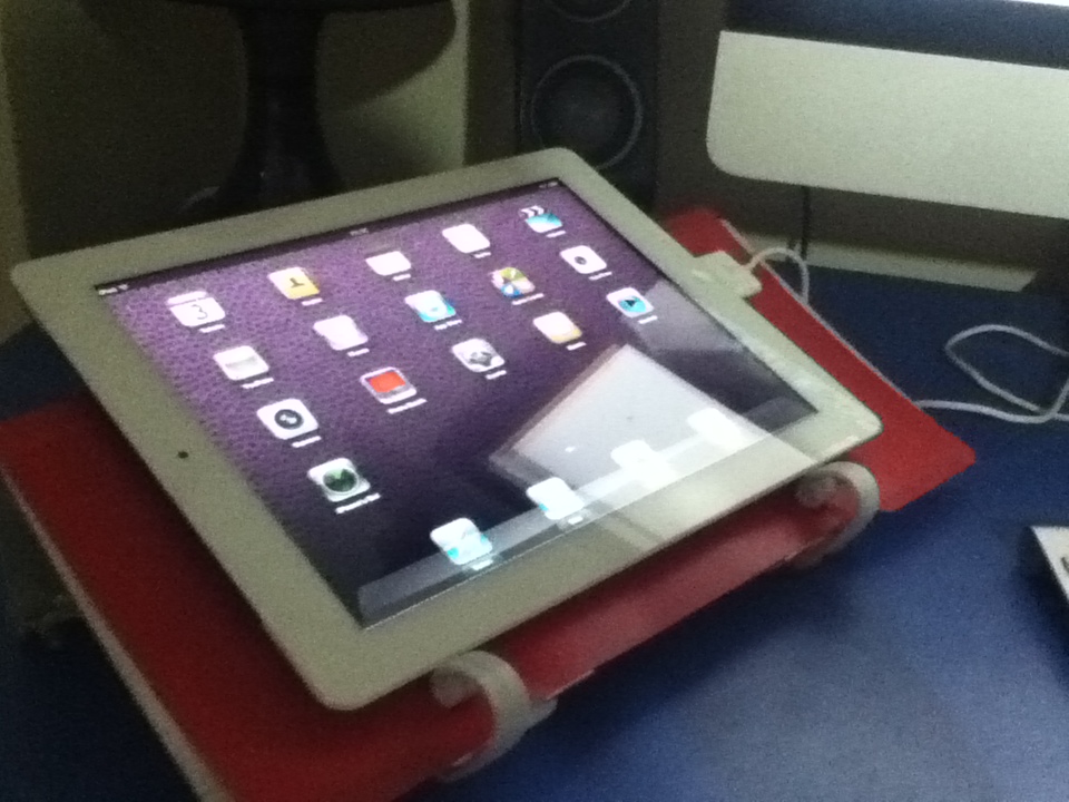  Ev Yapımı iPad Standı :)