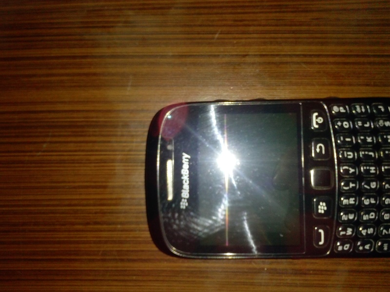  Satılık BlackBerry 9220 + Kılıf + 2 GB Micro SD