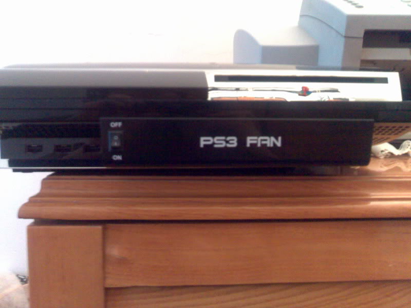  Satılık 3 Aylık Tertemiz Playstation3 60 GB- Birsürü aksesuar ile (foto)
