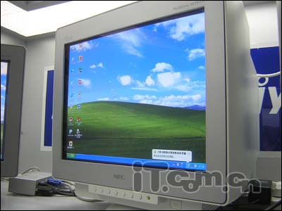  EXXtreme monitör --22inç NEC Multisync FE2111SB--