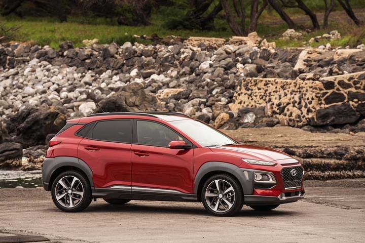 Hyundai Kona'ya 'Smart' donanım seviyesi geldi: İşte fiyatı ve özellikleri